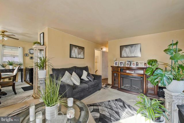 1307 WOODLARK DR, District Heights, MD 20747