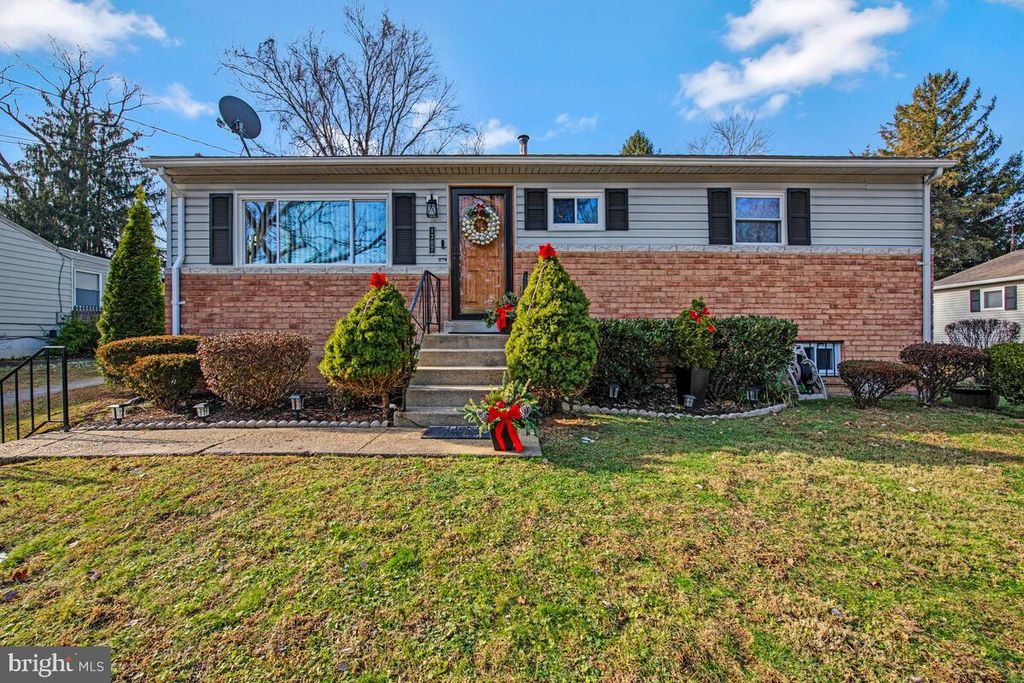 1307 WOODLARK DR, District Heights, MD 20747