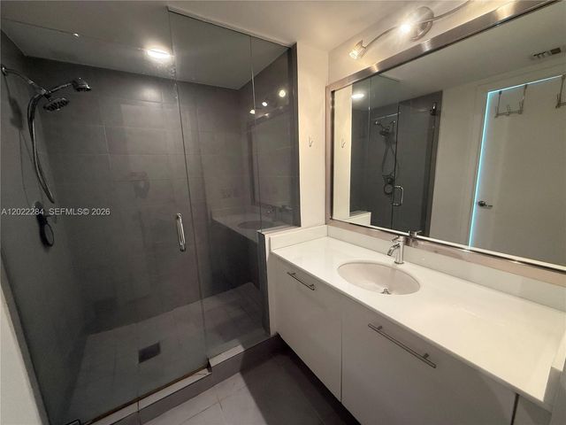 92 SW 3rd St 3709, Miami, FL 33130