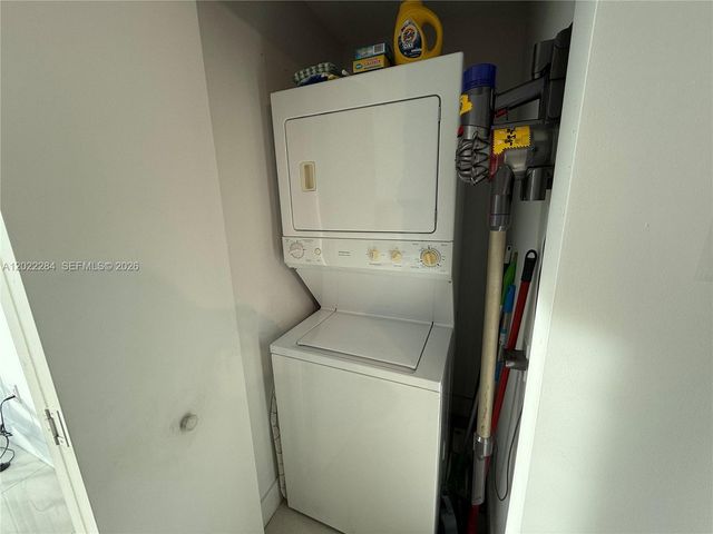 92 SW 3rd St 3709, Miami, FL 33130