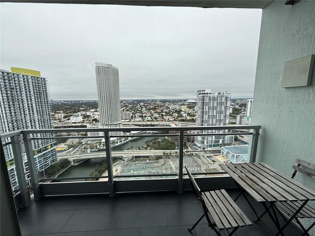 92 SW 3rd St 3709, Miami, FL 33130