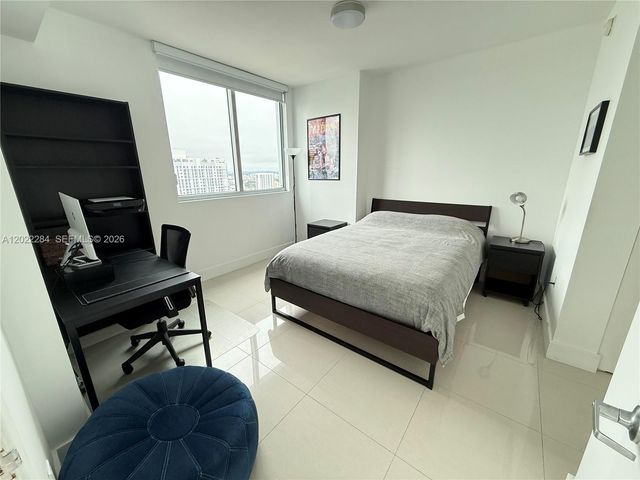 92 SW 3rd St 3709, Miami, FL 33130