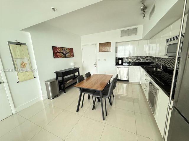 92 SW 3rd St 3709, Miami, FL 33130