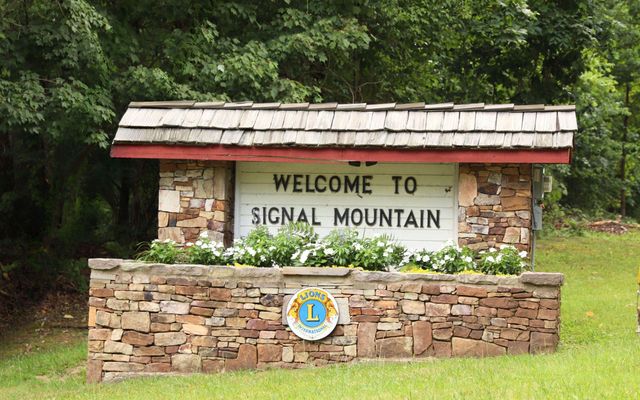 2821 Clear Brooks Drive, Signal Mountain, TN 37377