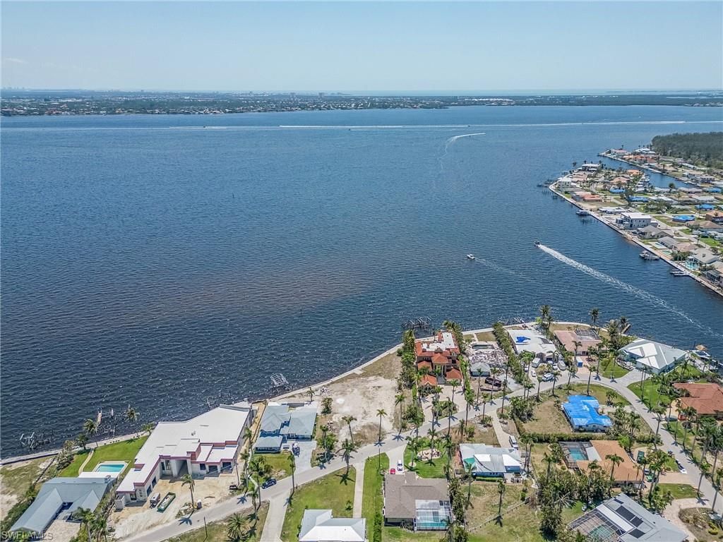 238 Bayshore DR, CAPE CORAL, FL 33904 — photo 2