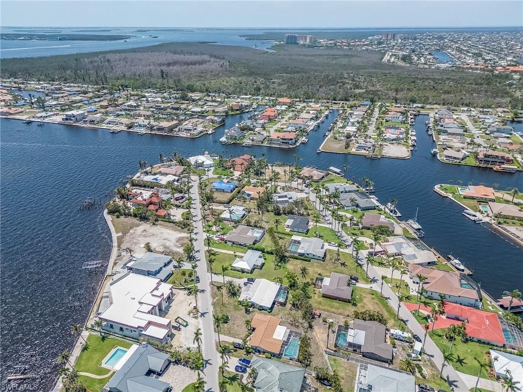 238 Bayshore DR, CAPE CORAL, FL 33904 — photo 3