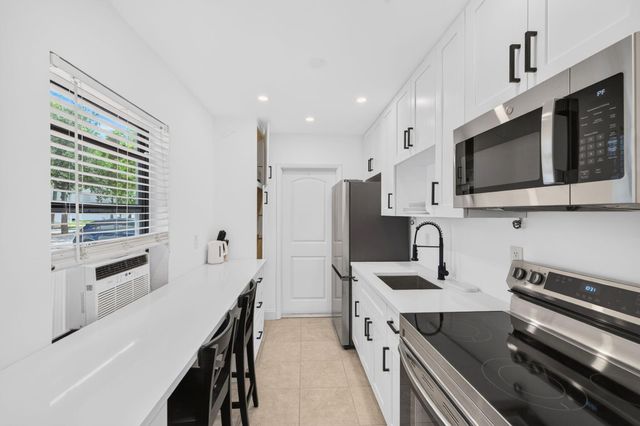 2101 SE 4TH Avenue, Fort Lauderdale, FL 33316