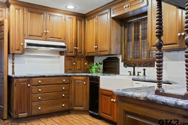 1929 McDonald, Tyler, TX 75701