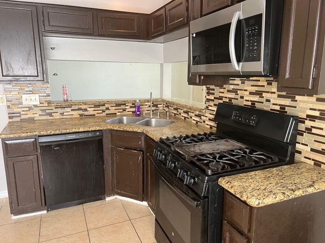 6111 Quiet Village Court, Houston, TX 77053