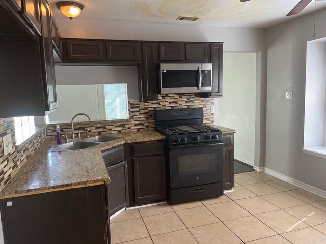 6111 Quiet Village Court, Houston, TX 77053