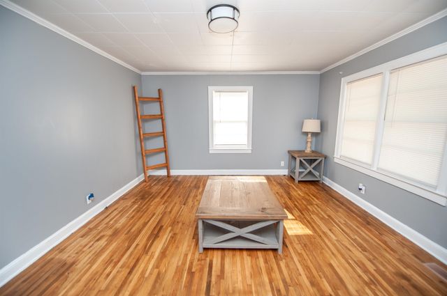 57 Gosnell Ave, Inman, SC 29349