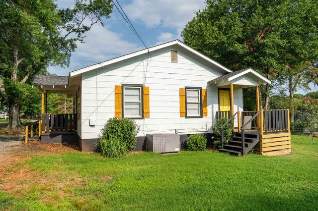 57 Gosnell Ave, Inman, SC 29349