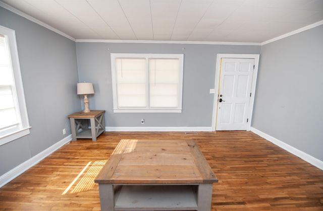 57 Gosnell Ave, Inman, SC 29349