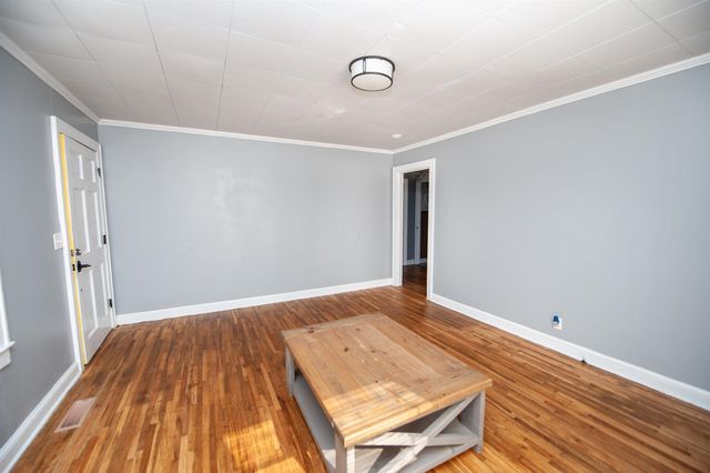 57 Gosnell Ave, Inman, SC 29349