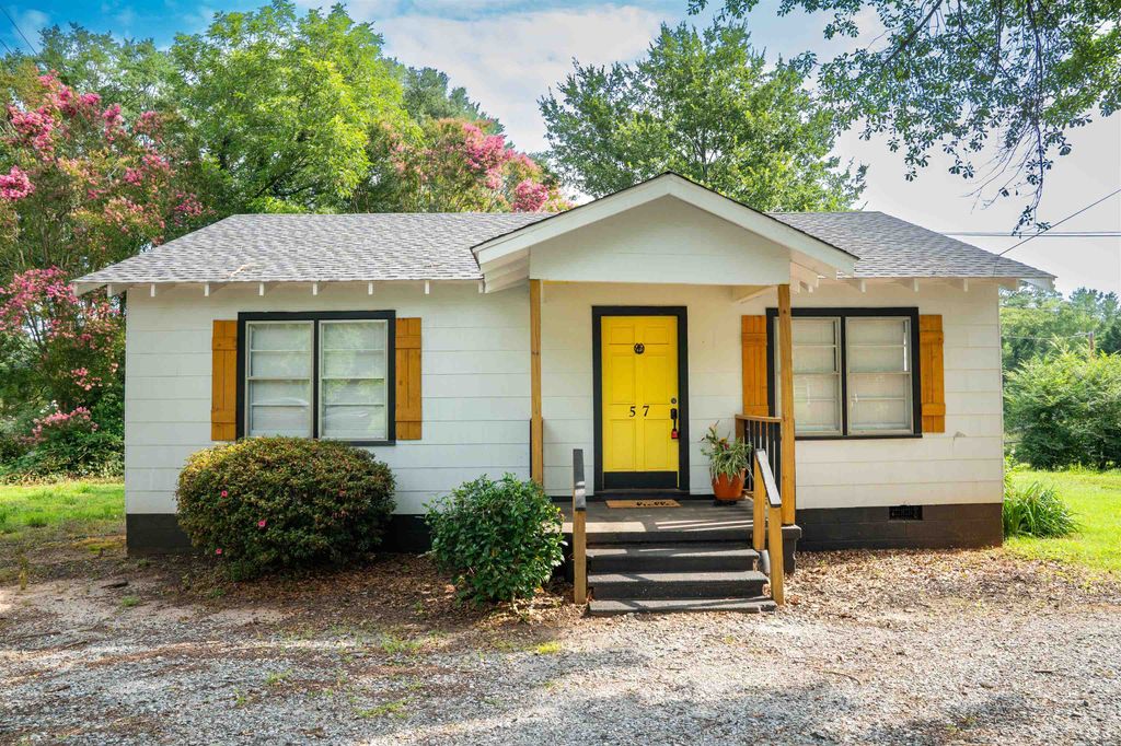 57 Gosnell Ave, Inman, SC 29349