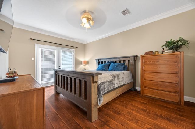 6810 Knoll Park Drive, Sugar Land, TX 77479