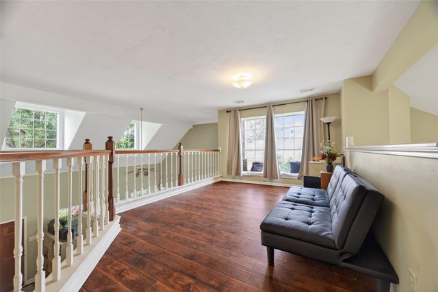 6810 Knoll Park Drive, Sugar Land, TX 77479