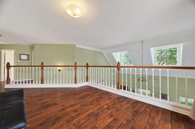 6810 Knoll Park Drive, Sugar Land, TX 77479