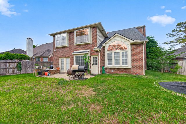 6810 Knoll Park Drive, Sugar Land, TX 77479