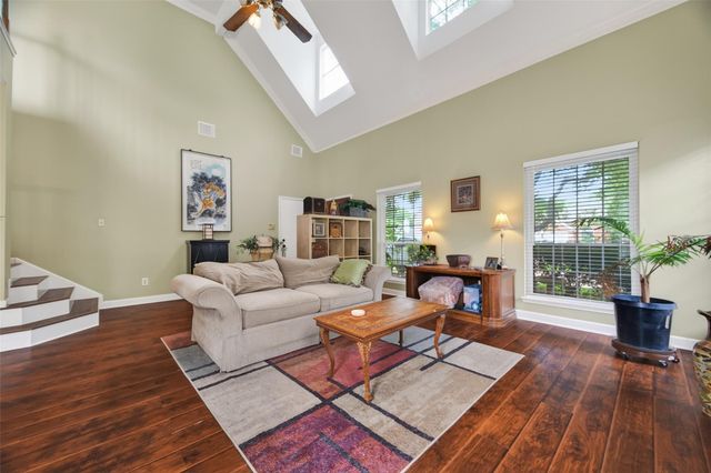 6810 Knoll Park Drive, Sugar Land, TX 77479