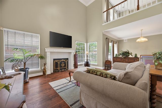 6810 Knoll Park Drive, Sugar Land, TX 77479