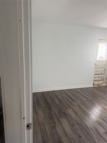 904 E Calhoun Street, Rice, TX 75155