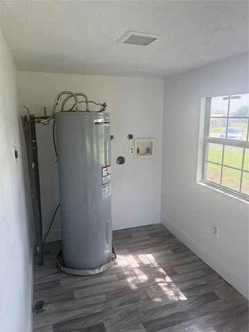 904 E Calhoun Street, Rice, TX 75155