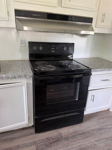904 E Calhoun Street, Rice, TX 75155