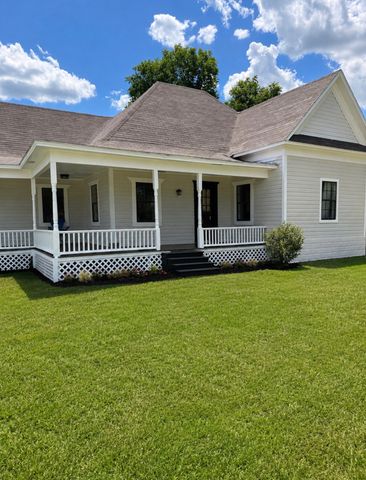 904 E Calhoun Street, Rice, TX 75155