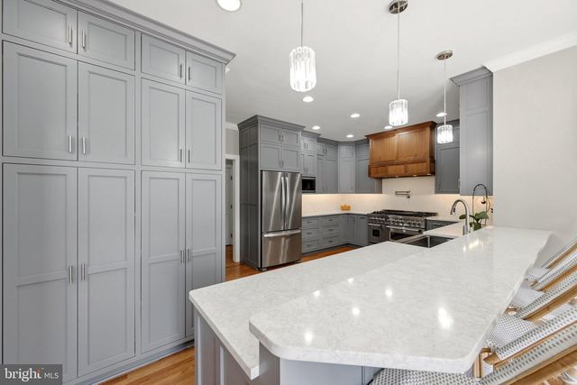 136 CAHILLE DR, Winchester, VA 22602