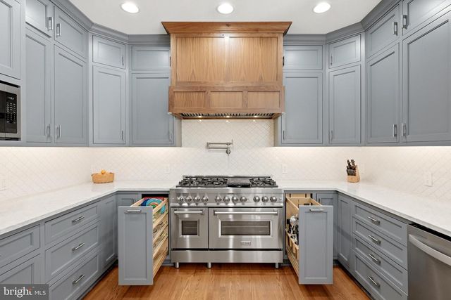 136 CAHILLE DR, Winchester, VA 22602