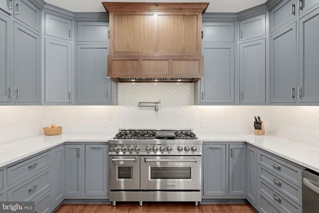 136 CAHILLE DR, Winchester, VA 22602