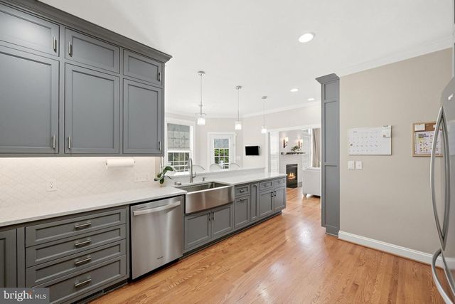 136 CAHILLE DR, Winchester, VA 22602