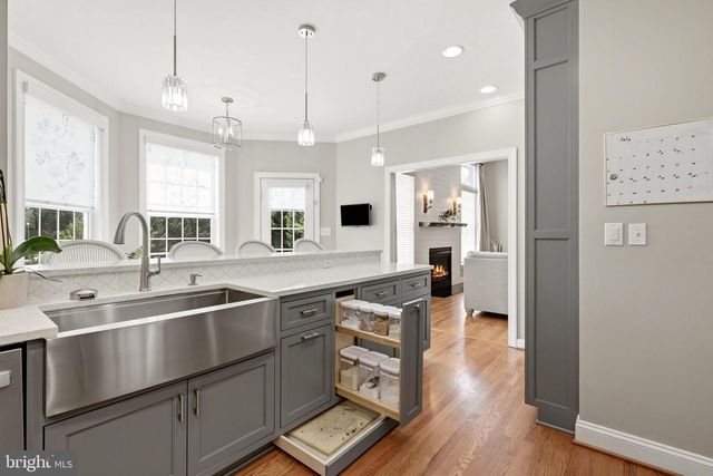 136 CAHILLE DR, Winchester, VA 22602