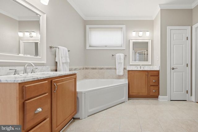 136 CAHILLE DR, Winchester, VA 22602