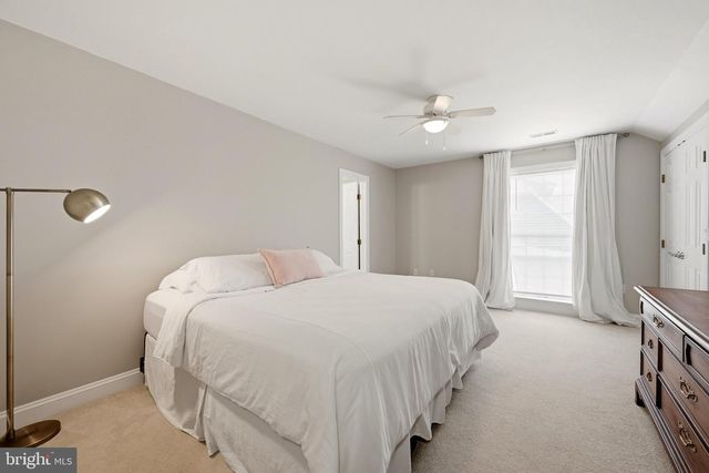 136 CAHILLE DR, Winchester, VA 22602