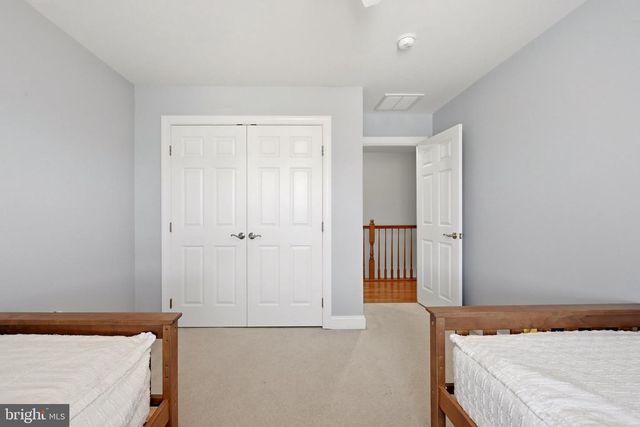 136 CAHILLE DR, Winchester, VA 22602