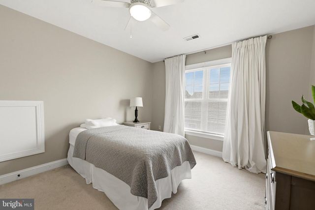 136 CAHILLE DR, Winchester, VA 22602