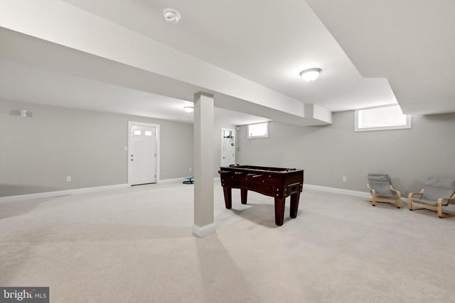 136 CAHILLE DR, Winchester, VA 22602