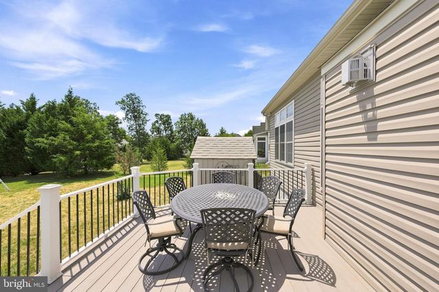 136 CAHILLE DR, Winchester, VA 22602