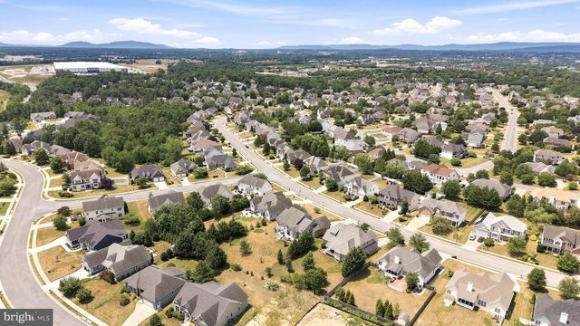 136 CAHILLE DR, Winchester, VA 22602