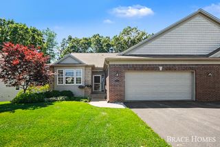 2902 Woodridge Circle Ne, Grand Rapids Twp, MI 49525