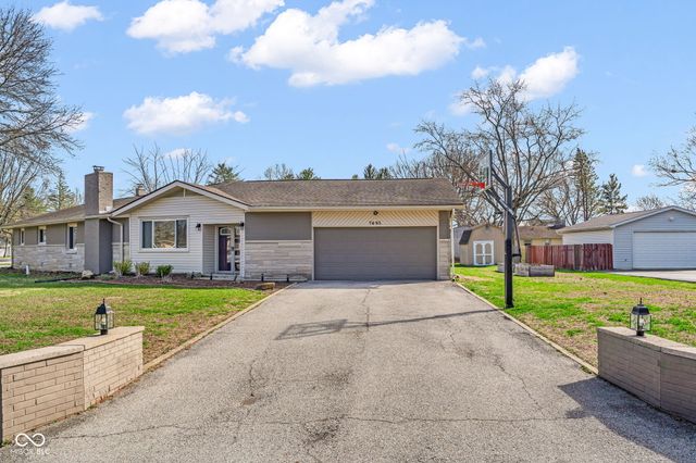 7695 Burns Drive, Brownsburg, IN 46112