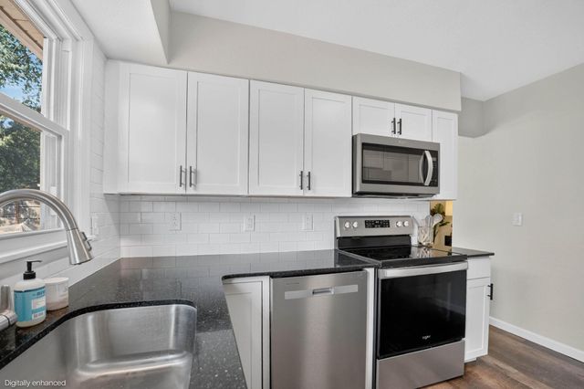 206 Hillcrest Road, Waterloo, IA 50701