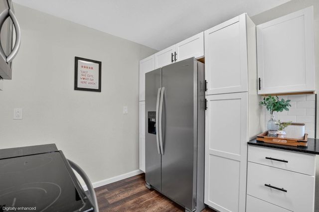 206 Hillcrest Road, Waterloo, IA 50701