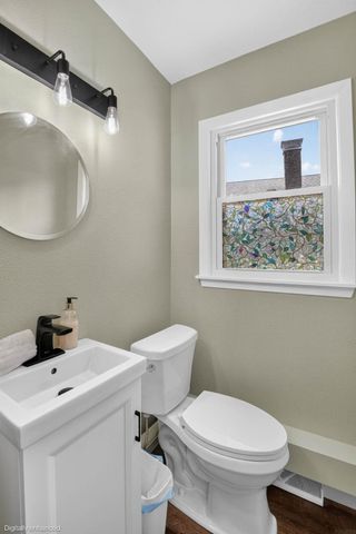 206 Hillcrest Road, Waterloo, IA 50701