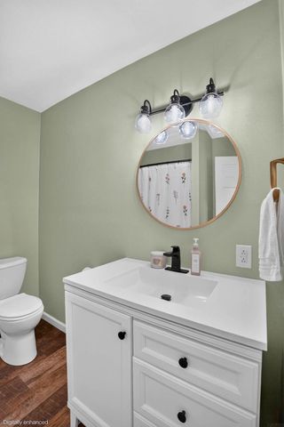 206 Hillcrest Road, Waterloo, IA 50701