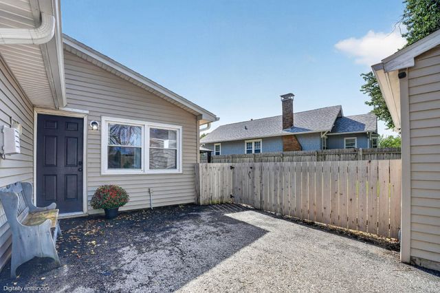 206 Hillcrest Road, Waterloo, IA 50701