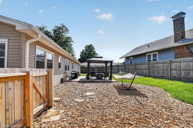 206 Hillcrest Road, Waterloo, IA 50701