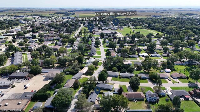 206 Hillcrest Road, Waterloo, IA 50701